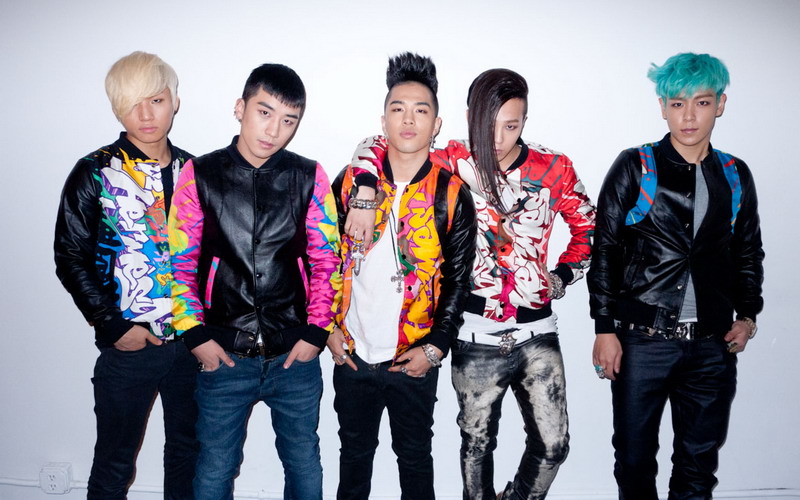 gaya-busana-bandara-personel-big-bang-7C7AI1awTN